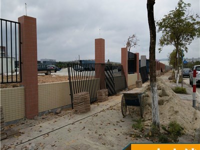 梅州外墙隔离栏 广州工厂透景栏杆 东莞常规防护栏